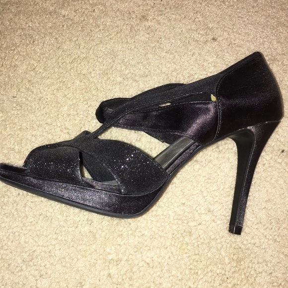 Glittery Pumps - Picture 3 of 4